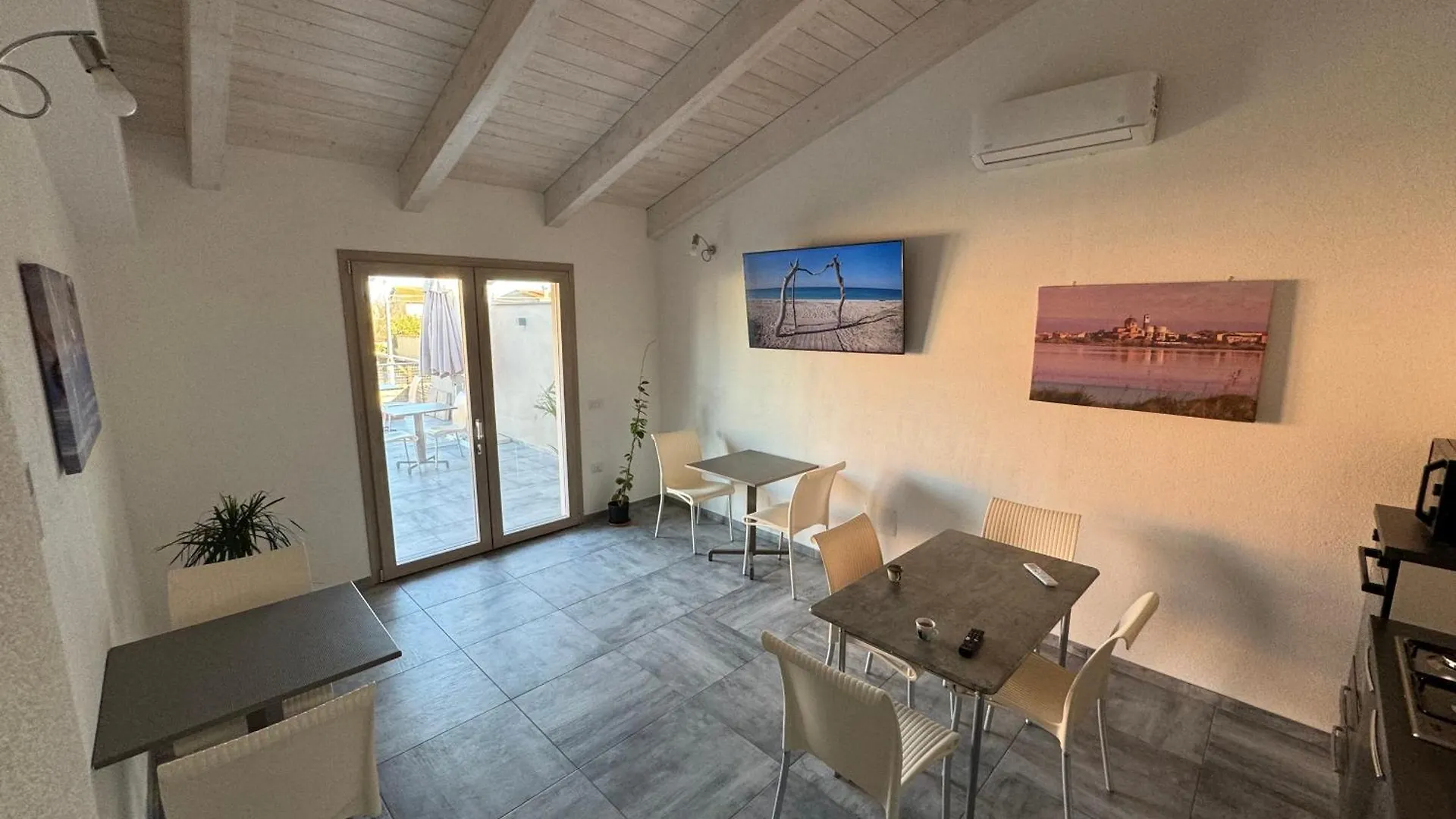 Lo Scrigno B&B Càbras Bed & Breakfast